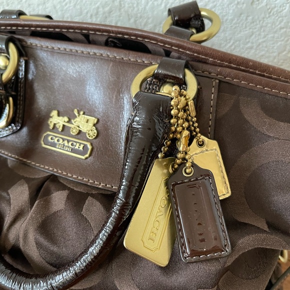 Coach - Picture 3 of 5